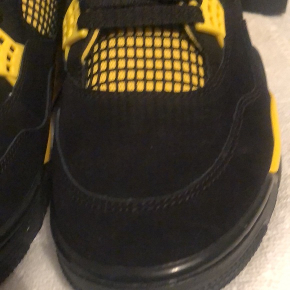 Jordan Retro 4 Bumble Bee. Size 10.5 black n yellow - Picture 3 of 8